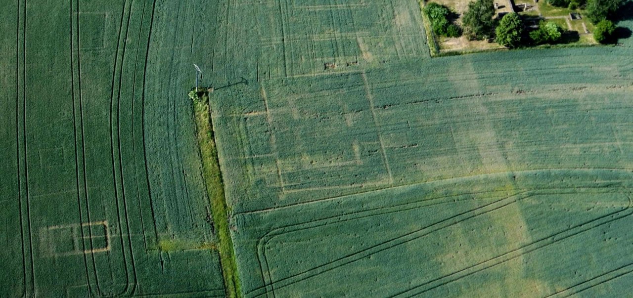 Archäologische Strukturen im Luftbild erkennbar